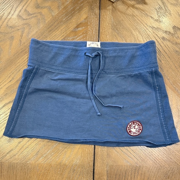 Abercrombie & Fitch Navy Mini Skirt with Logo Patch - Picture 2 of 8